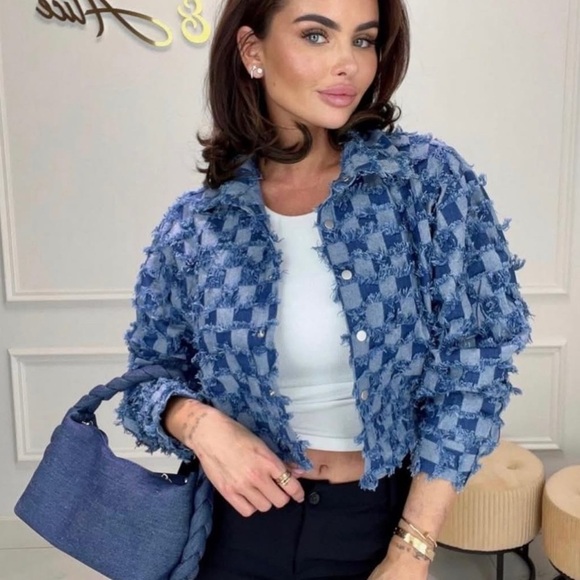 White Birch Blue Checkered Textured Button Down Shirt - Picture 1 of 12